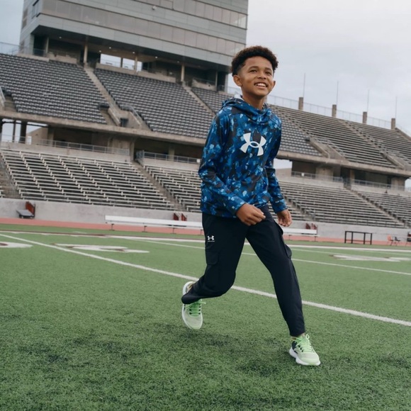 Under Armour Fleece® Big Logo Printed Boys' Hoodie NWT Size M - Picture 3 of 3